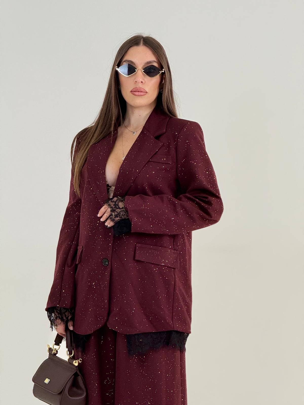 Bordeaux Tweedelig Pak met Subtiele Glitterdetails